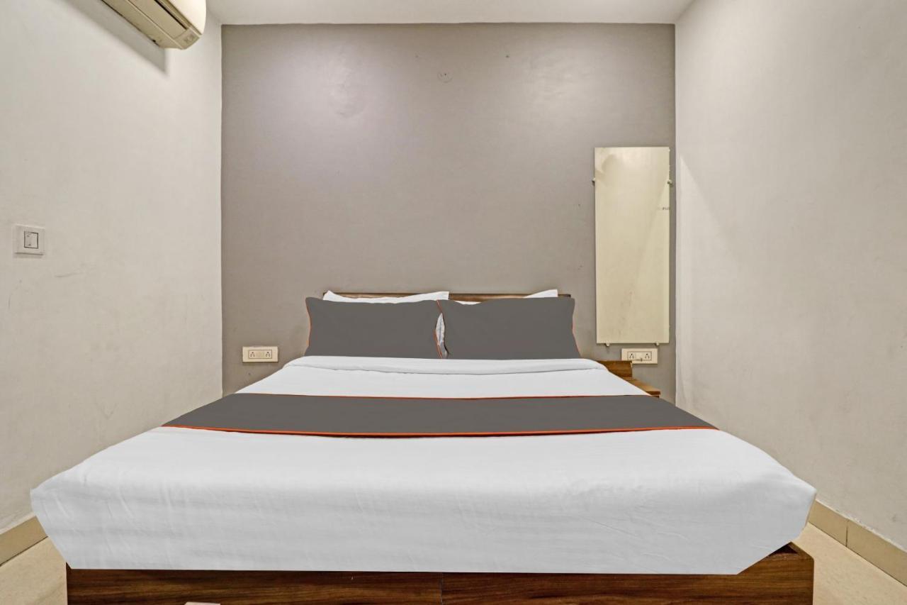 Collection O Seven Heaven Hotel New Delhi Buitenkant foto