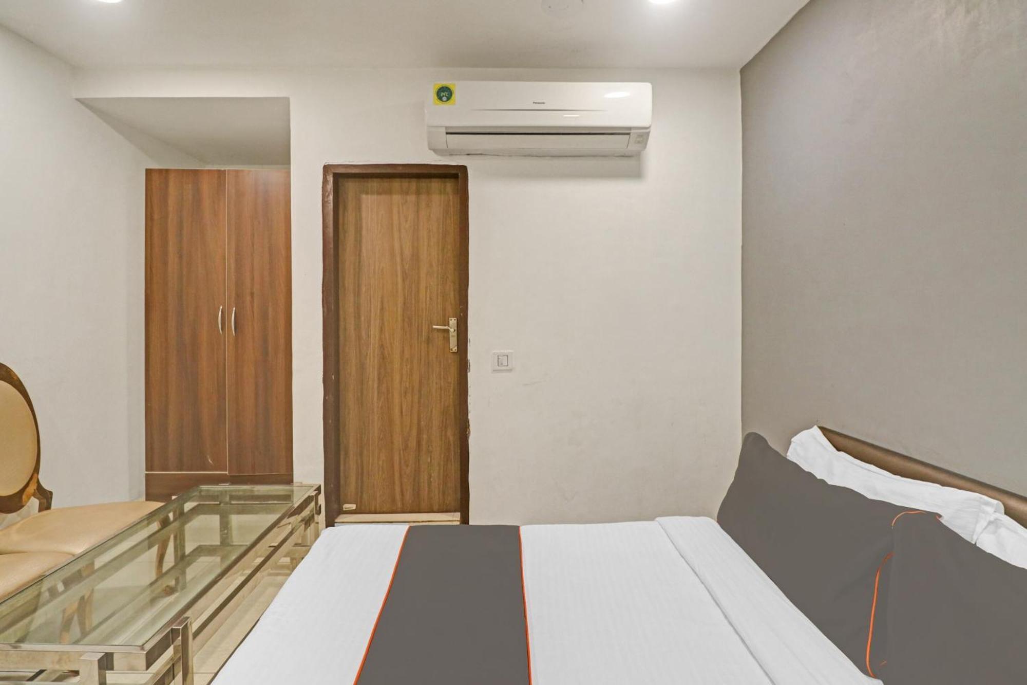 Collection O Seven Heaven Hotel New Delhi Buitenkant foto