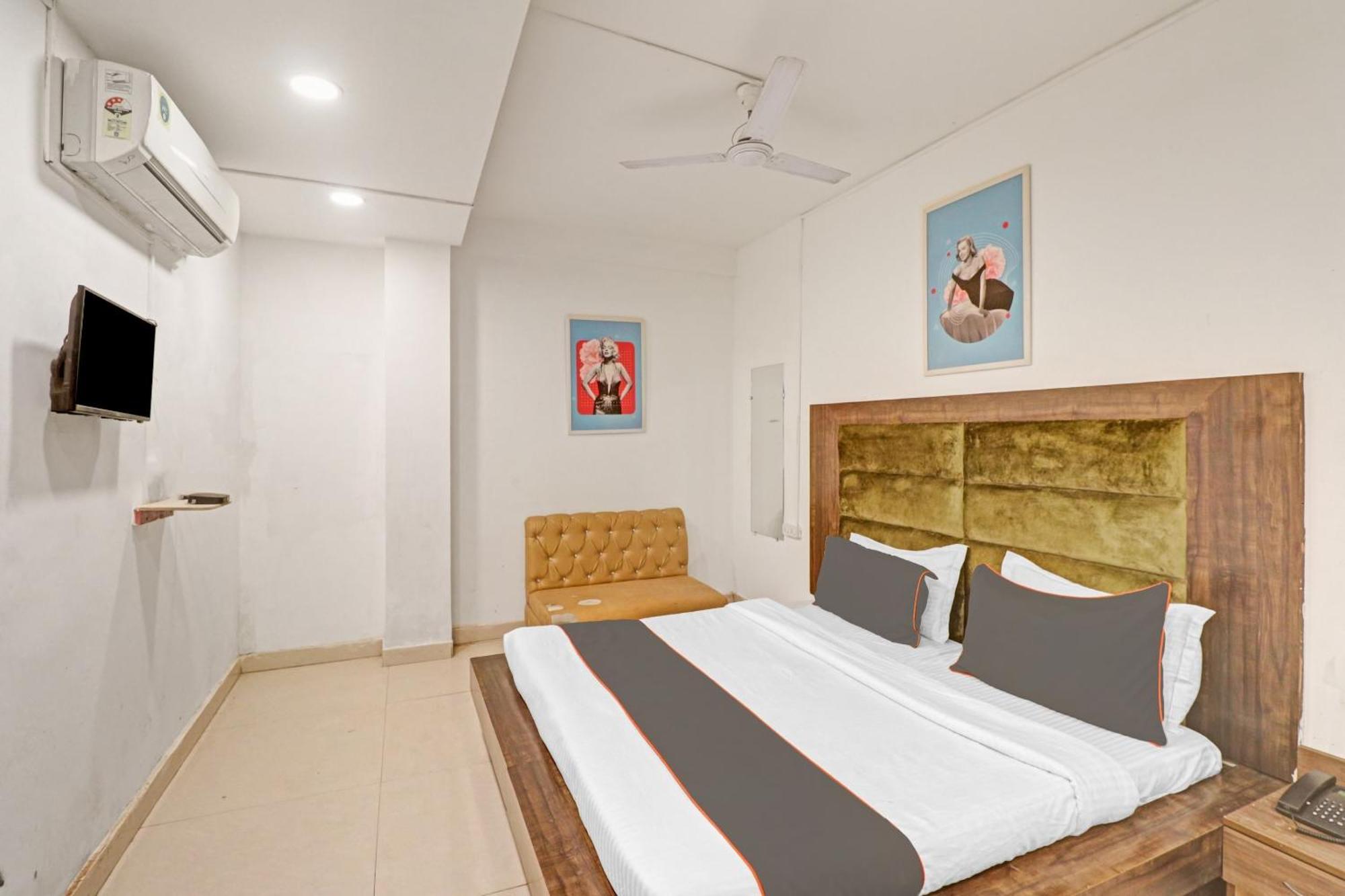 Collection O Seven Heaven Hotel New Delhi Buitenkant foto
