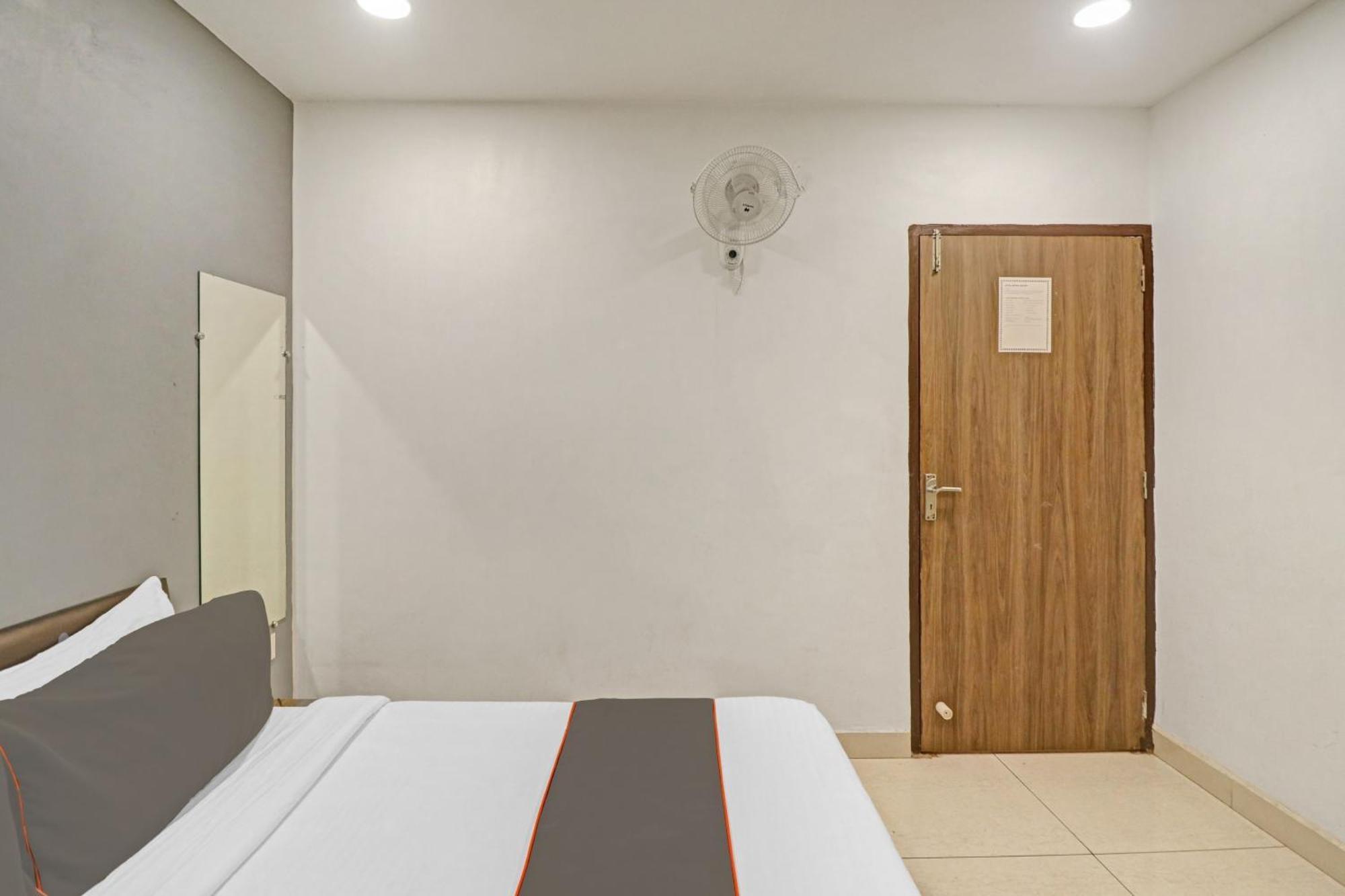 Collection O Seven Heaven Hotel New Delhi Buitenkant foto